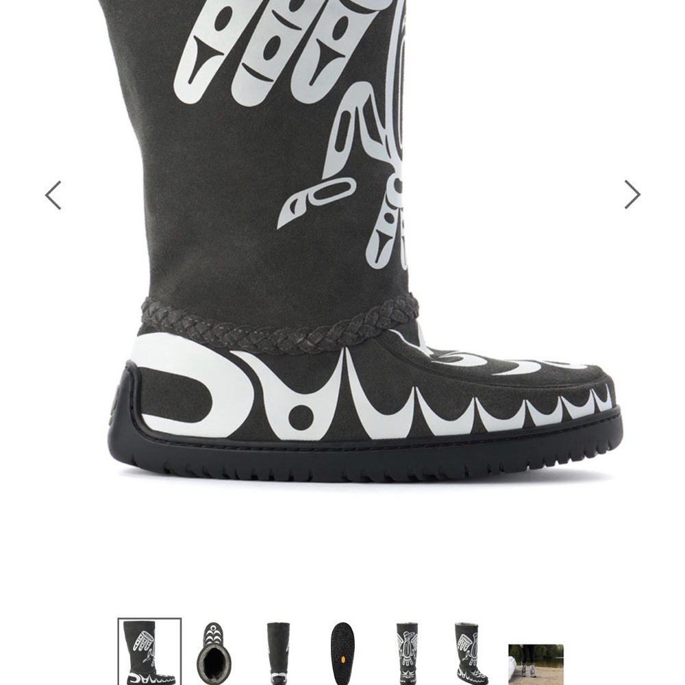 Manitoba Mukluks - Dark Brown and White
